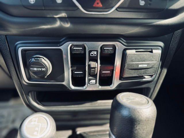 2018 JEEP WRANGLER - Image 28