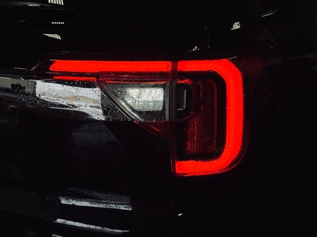 2023 GMC ACADIA - Image 7
