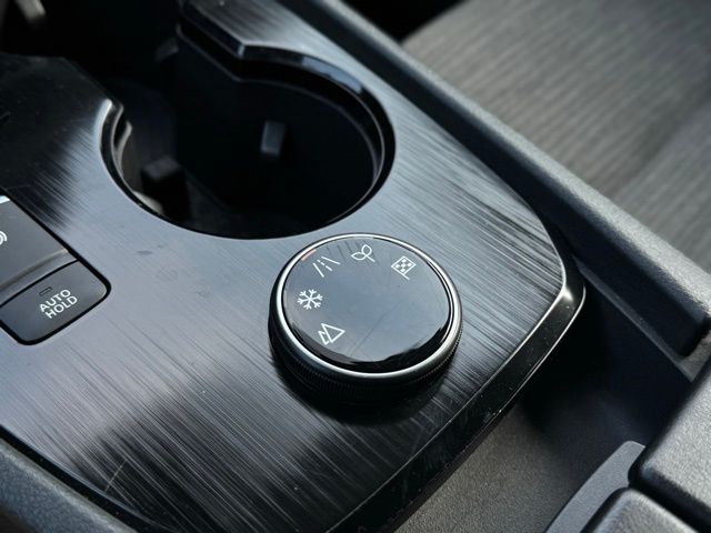 2023 NISSAN ROGUE - Image 29