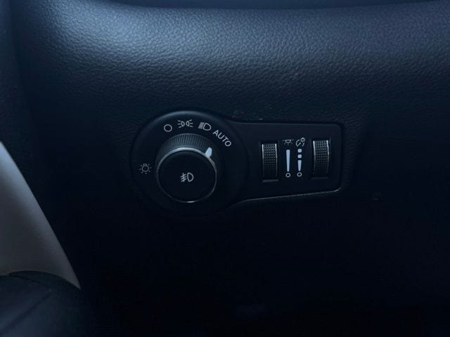 2022 JEEP COMPASS - Image 32