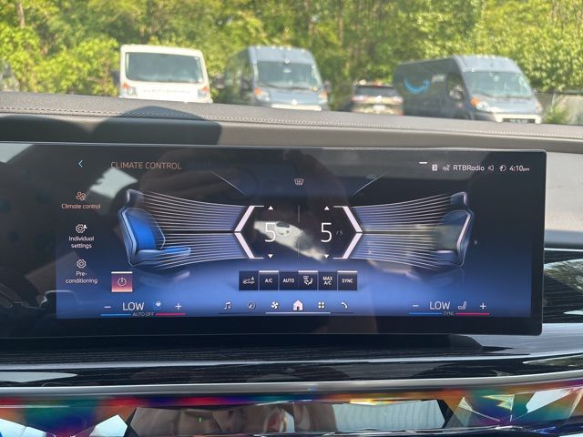 2025 BMW 740I - Image 34