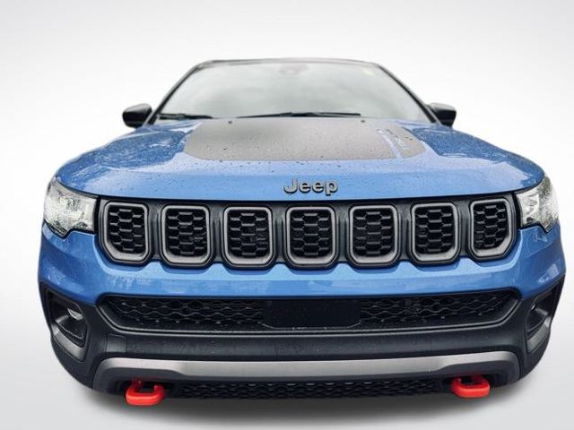 2024 Jeep Compass Trailhawk photo 2