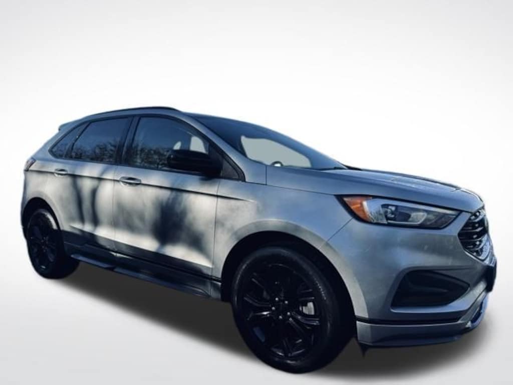 Used 2022 Ford Edge SE SUV