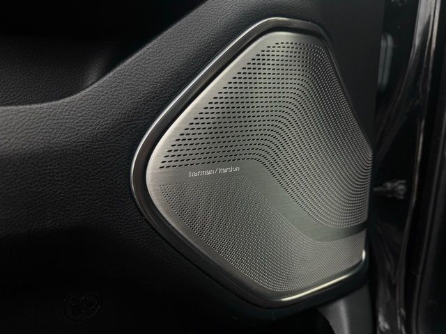 2021 RAM 1500 - Image 14