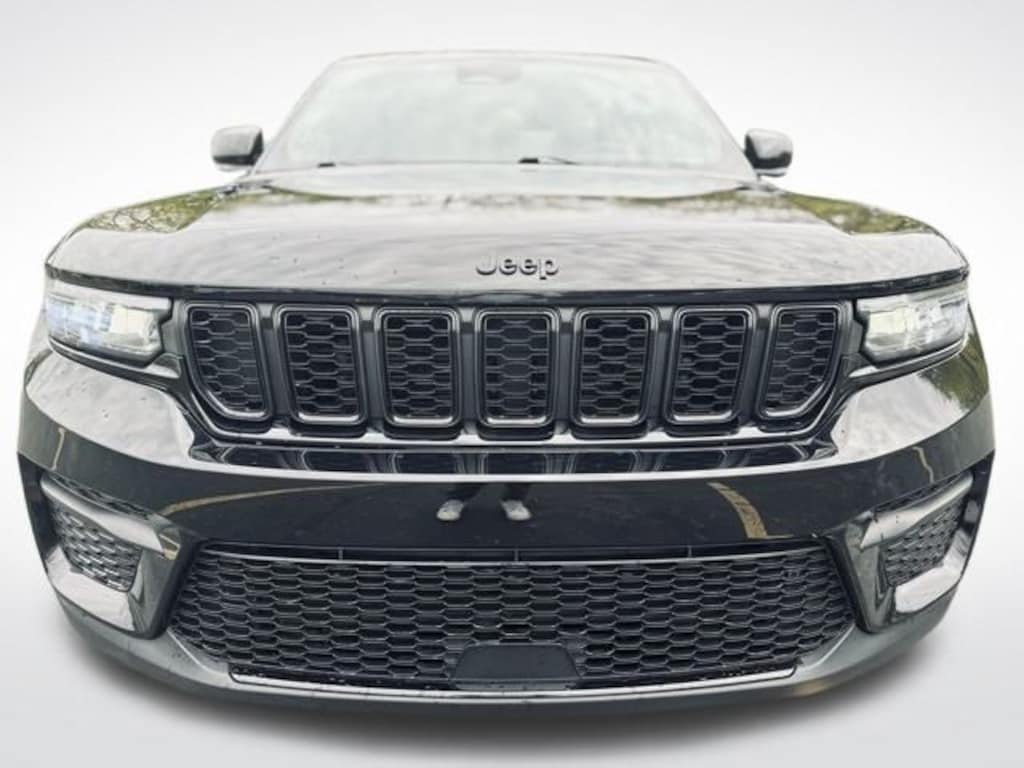 Used 2022 Jeep Grand Cherokee Laredo SUV