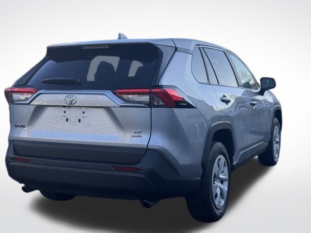 2025 Toyota RAV4 LE photo 4