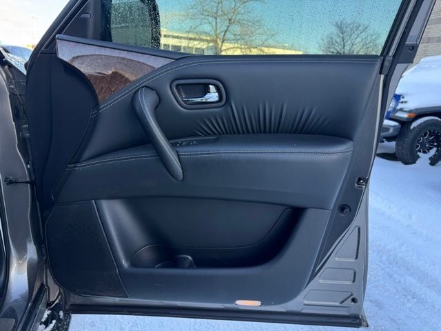 2016 INFINITI QX80 - Image 16