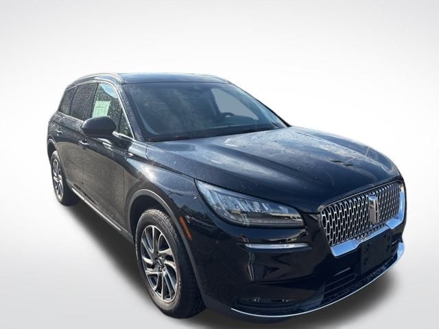 2022 Lincoln Corsair Standard photo 3