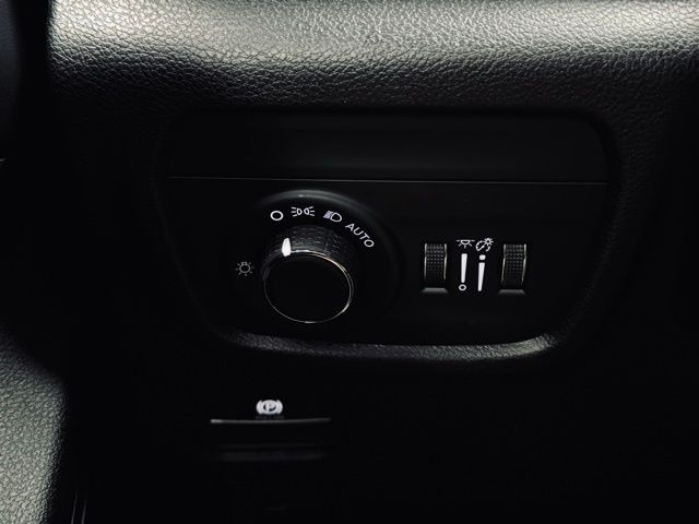 2023 JEEP GRAND CHEROKEE - Image 29