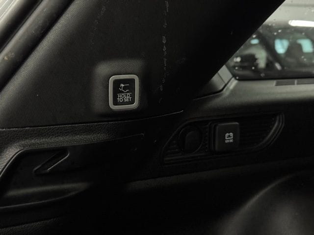 2023 JEEP GRAND CHEROKEE - Image 11