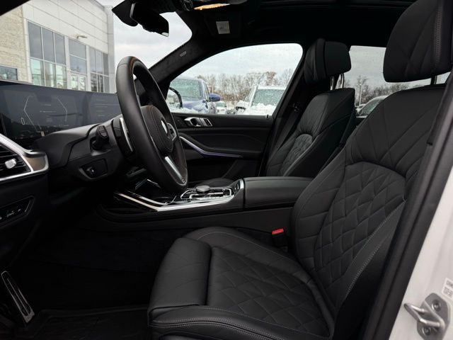 2026 BMW X7 - Image 17