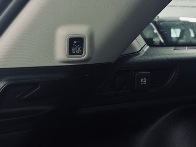 2023 JEEP GRAND CHEROKEE - Image 11