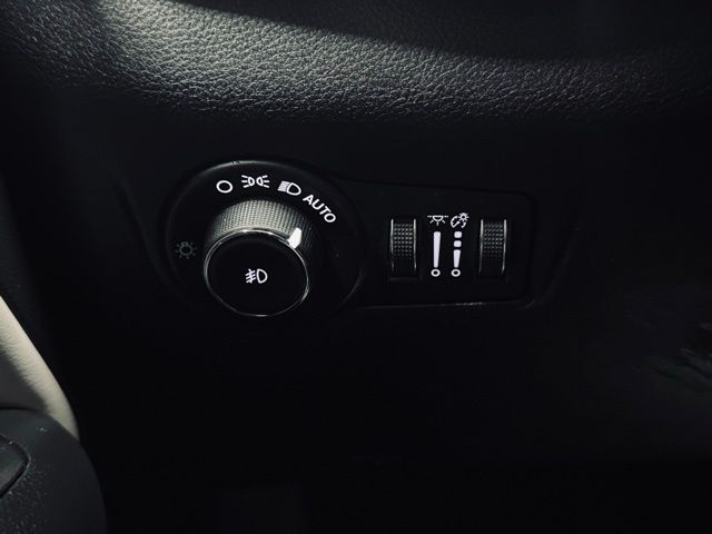 2022 JEEP COMPASS - Image 28