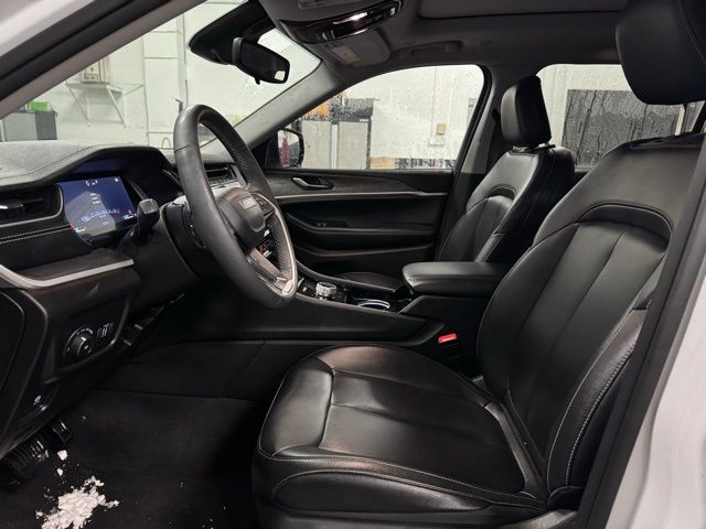 2023 JEEP GRAND CHEROKEE L - Image 17