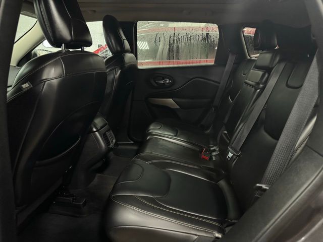 2017 JEEP CHEROKEE - Image 19