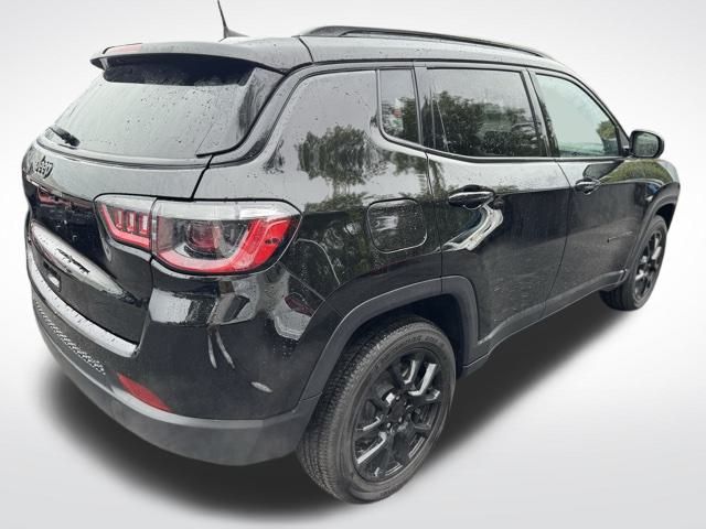2022 Jeep Compass Latitude photo 4