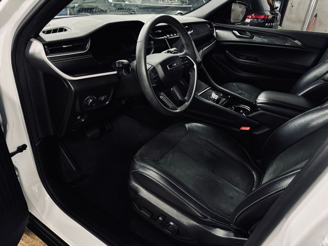 2023 JEEP GRAND CHEROKEE - Image 17