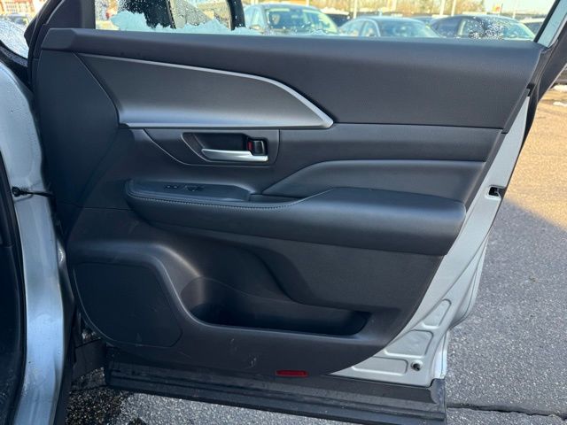 2025 TOYOTA GRAND HIGHLANDER - Image 12