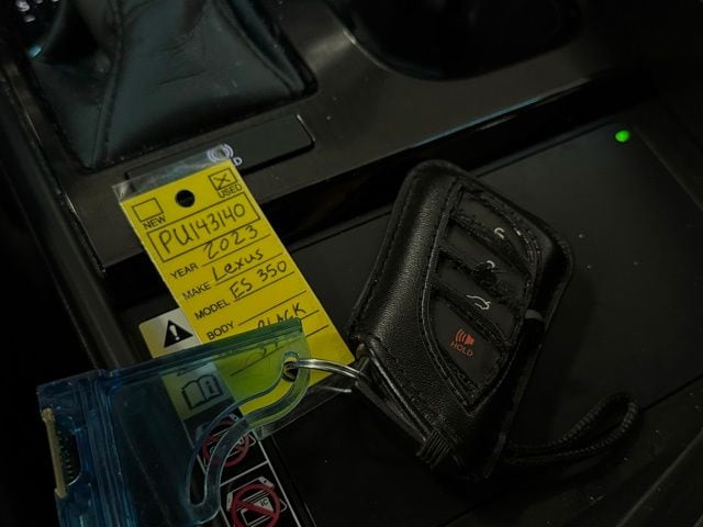 2023 LEXUS ES - Image 40