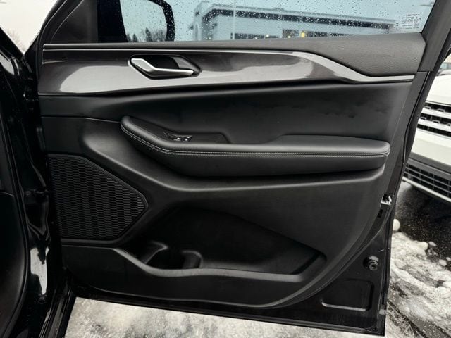 2023 JEEP GRAND CHEROKEE - Image 15