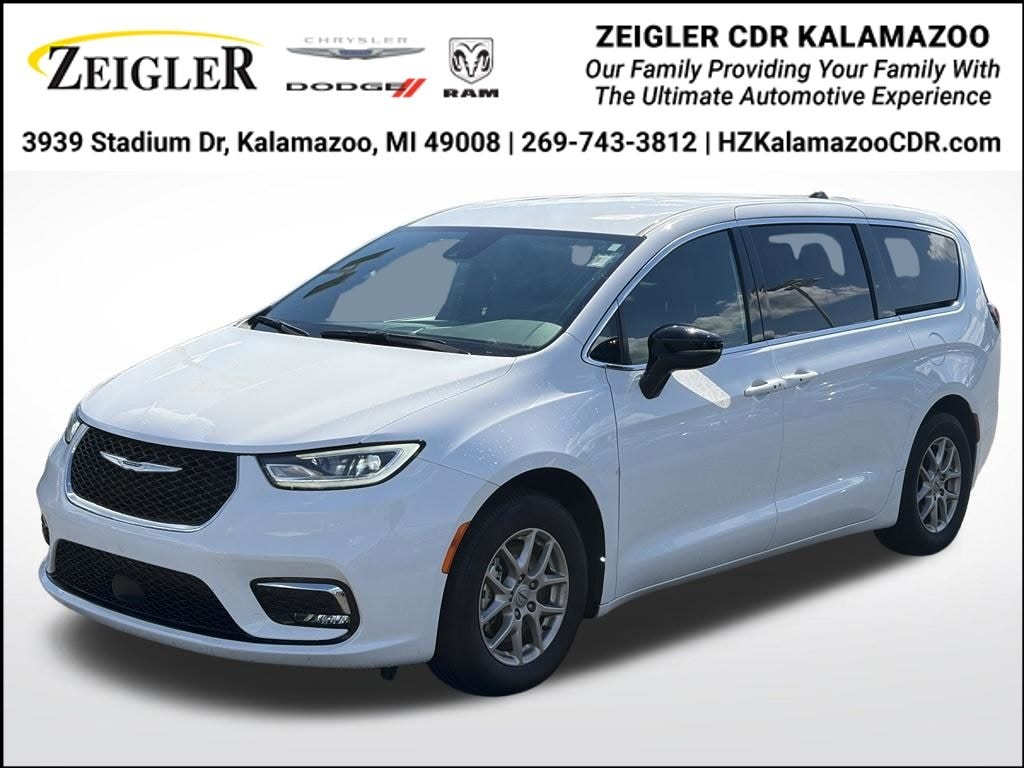 Certified 2025 Chrysler Pacifica Select Van Passenger Van