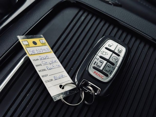 2025 CHRYSLER PACIFICA - Image 44