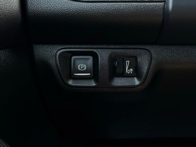 2023 GMC ACADIA - Image 33