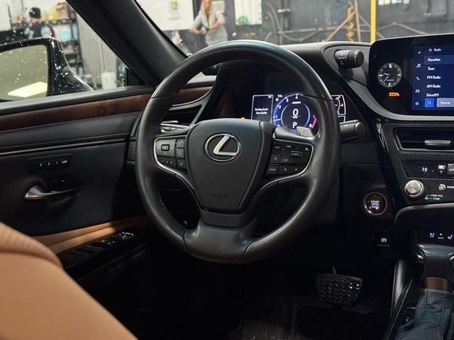 2023 LEXUS ES - Image 25