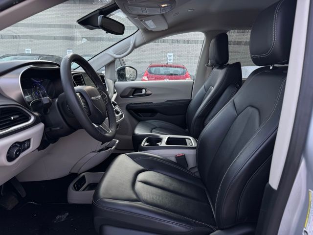 2024 CHRYSLER PACIFICA - Image 16