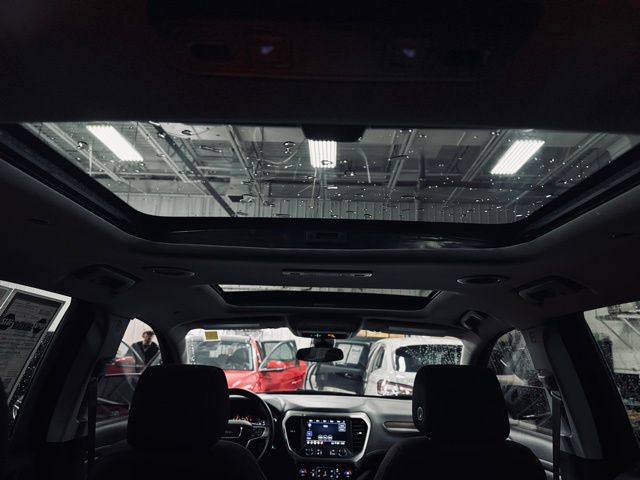 2023 GMC ACADIA - Image 22