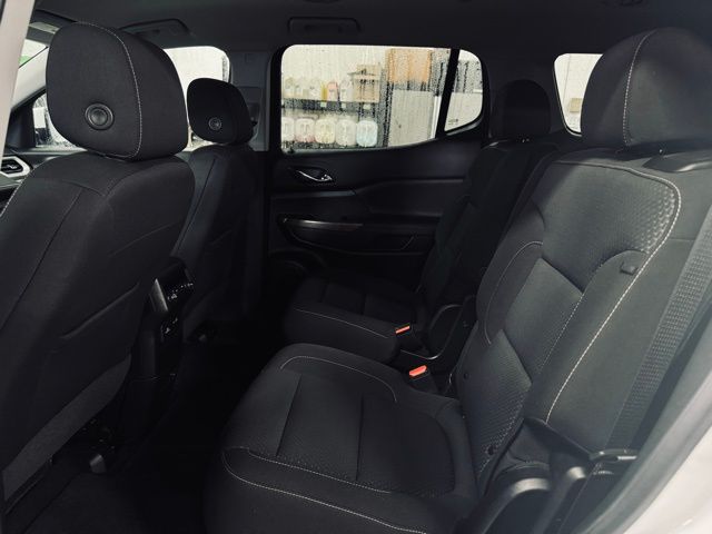 2023 GMC ACADIA - Image 19