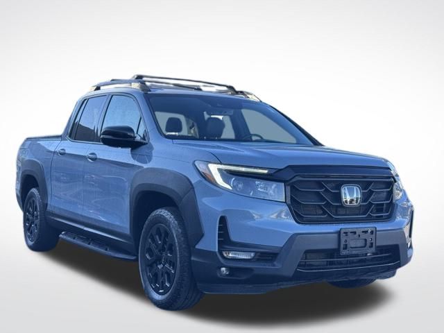 2022 Honda Ridgeline Black Edition photo 3