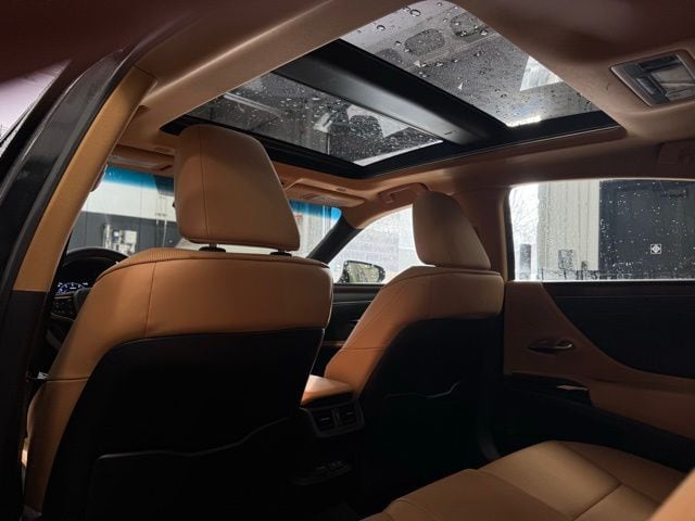 2023 LEXUS ES - Image 20