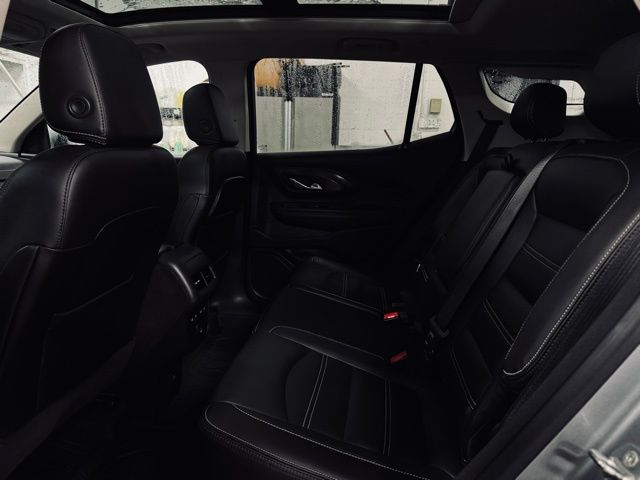 2023 GMC TERRAIN - Image 19