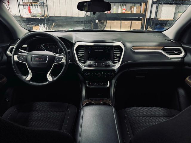 2023 GMC ACADIA - Image 25