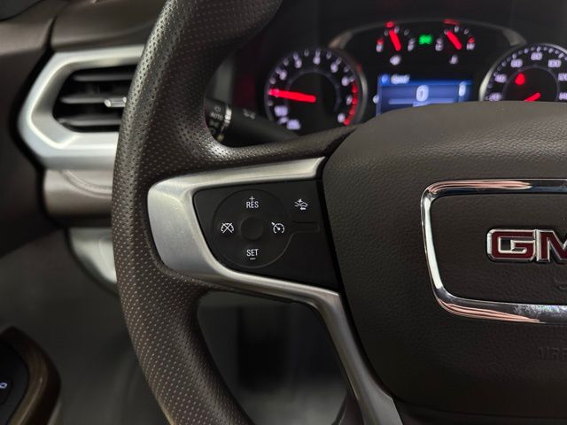 2023 GMC ACADIA - Image 24