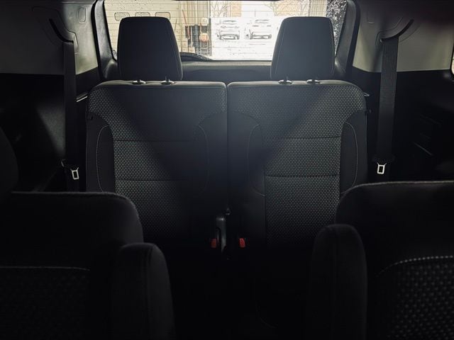 2023 GMC ACADIA - Image 21