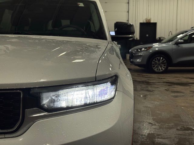 2023 JEEP GRAND CHEROKEE L - Image 3