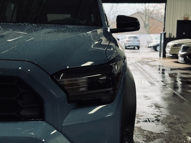 2025 TOYOTA 4RUNNER - Image 3