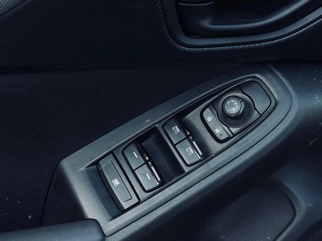 2024 SUBARU CROSSTREK - Image 12