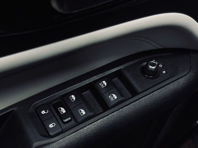 2022 JEEP COMPASS - Image 13