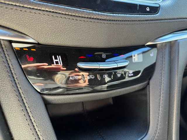 2025 CADILLAC XT5 - Image 32