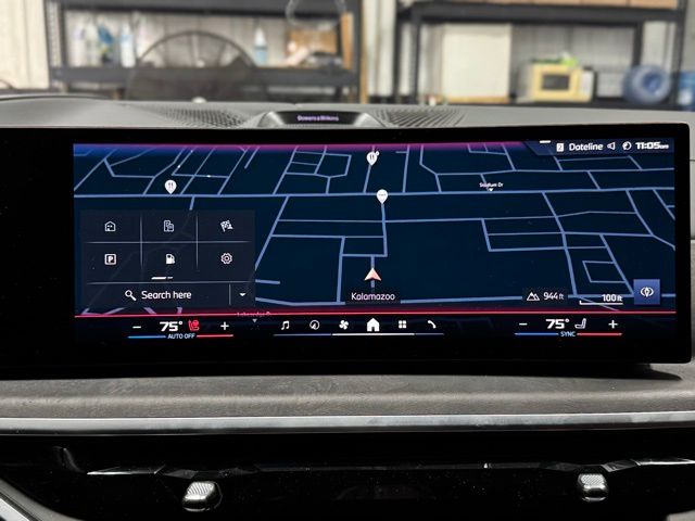 2024 BMW X7 - Image 40