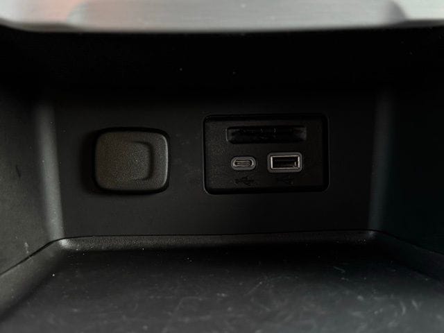 2023 GMC ACADIA - Image 36