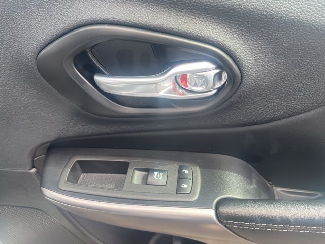 2022 JEEP CHEROKEE - Image 14