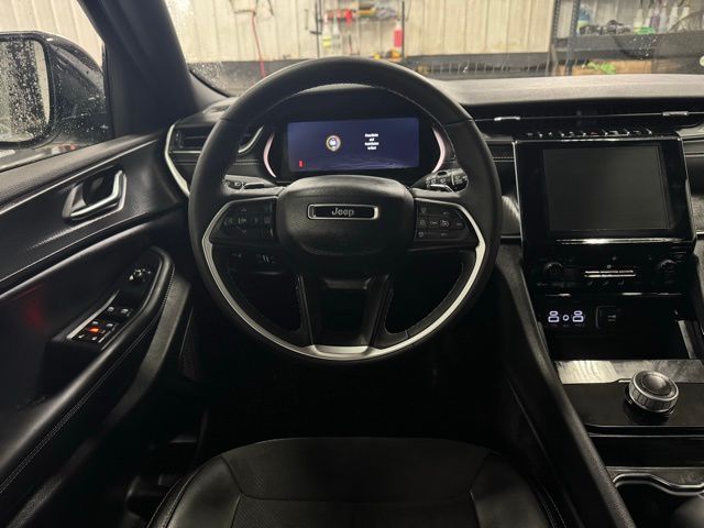 2023 JEEP GRAND CHEROKEE - Image 24