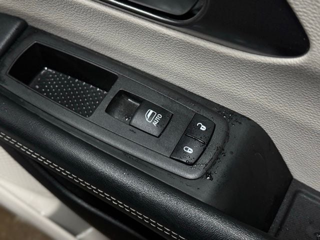 2022 CHRYSLER PACIFICA - Image 16