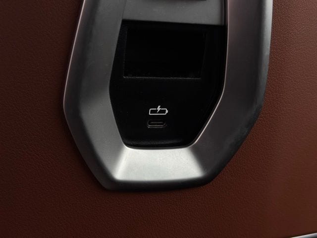 2023 BMW 760I - Image 25