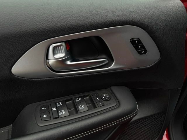 2025 CHRYSLER PACIFICA - Image 14