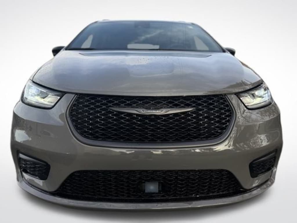 Used 2025 Chrysler Pacifica Limited Van Passenger Van